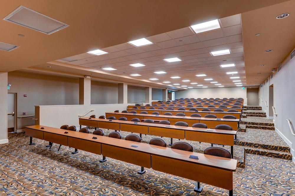 Chateau Resort & Conference Center 12/73