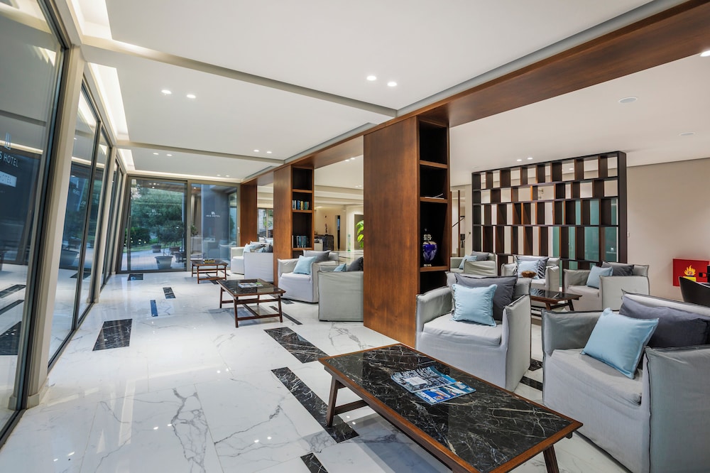 Iris Hotel 89/107