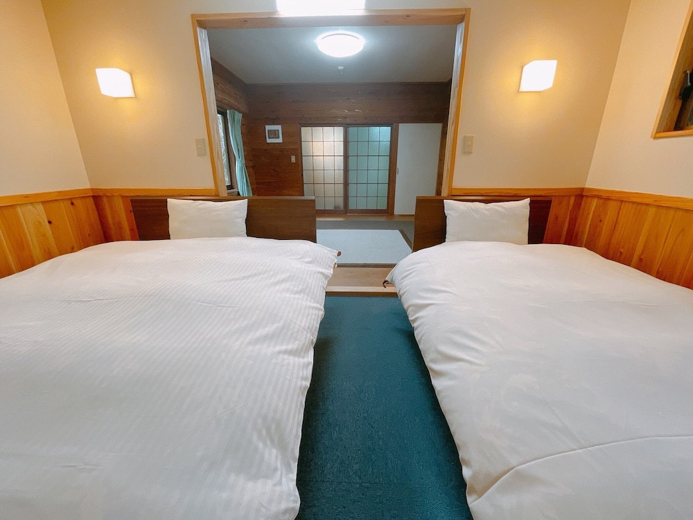 Yufuin Tsukahara Kogen Sanso Donguri (ex Sanso Donguri) 13/69