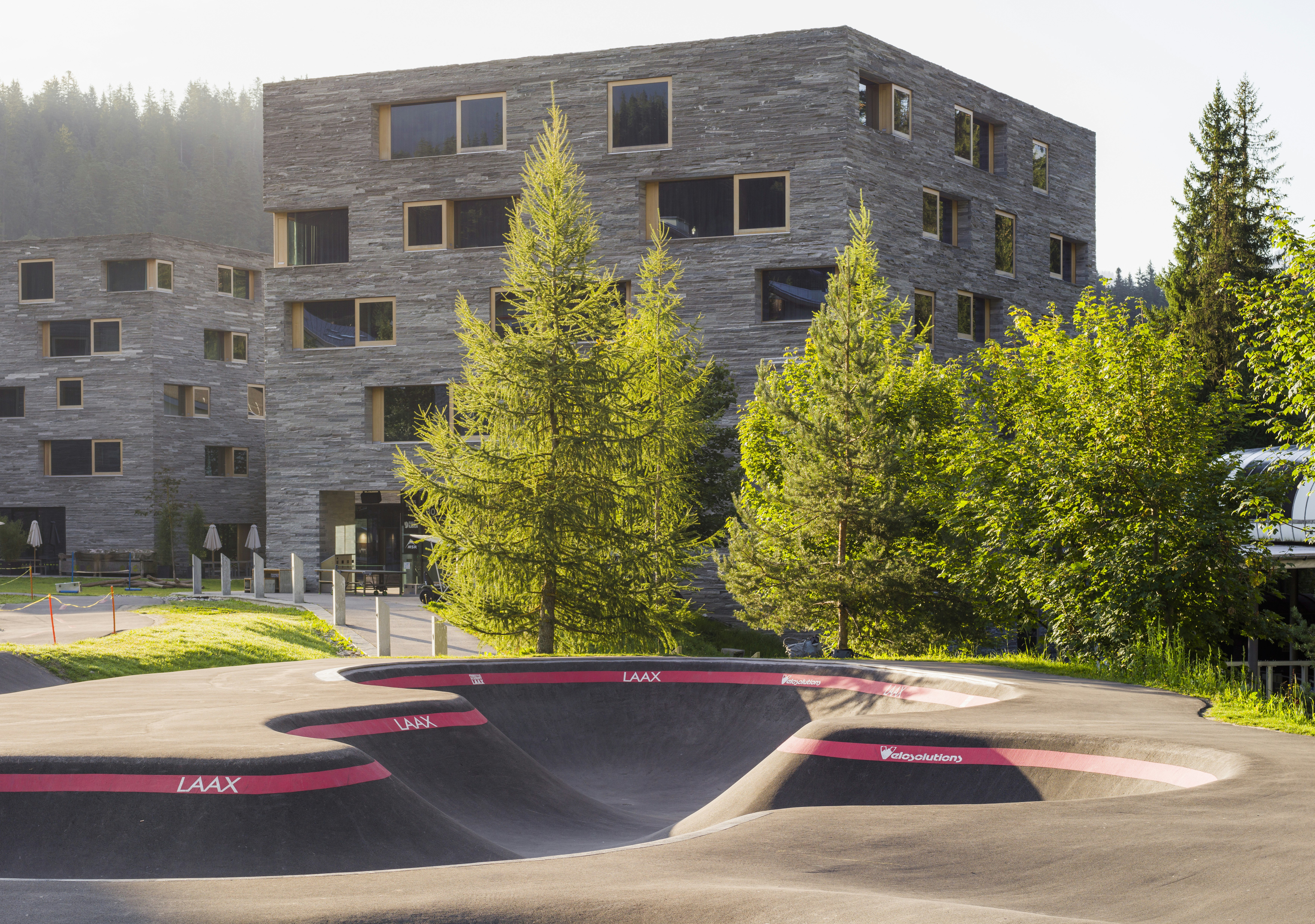 ROCKSRESORT 56/58