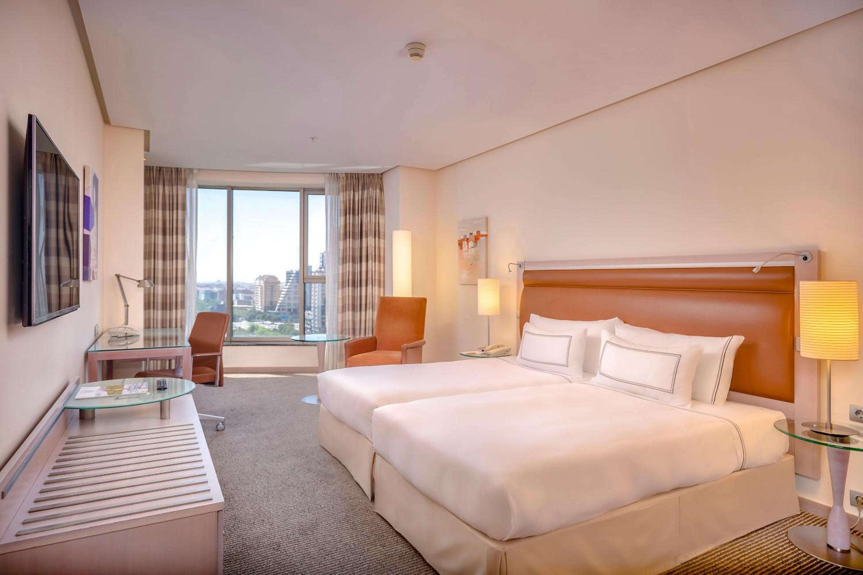 جناح غراند عائلي، Melia Valencia Palacio de Congresos Formely Hilton Valencia 15/17