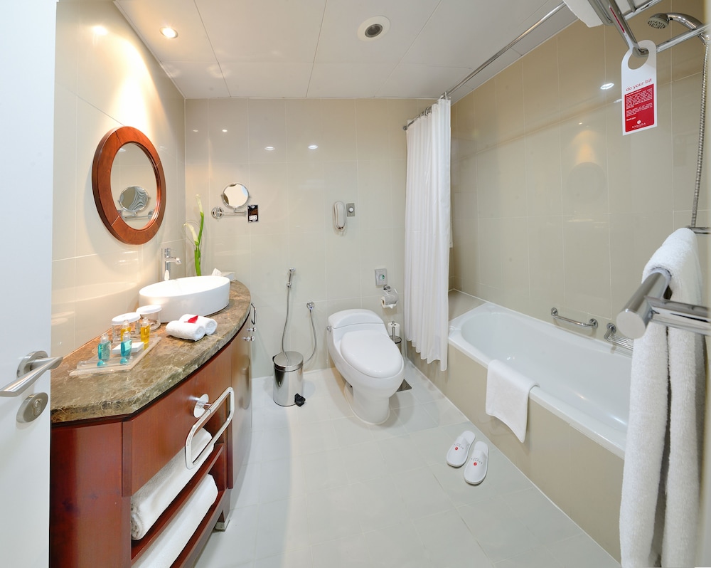 Golden Sands Hotel and Residences 27/71