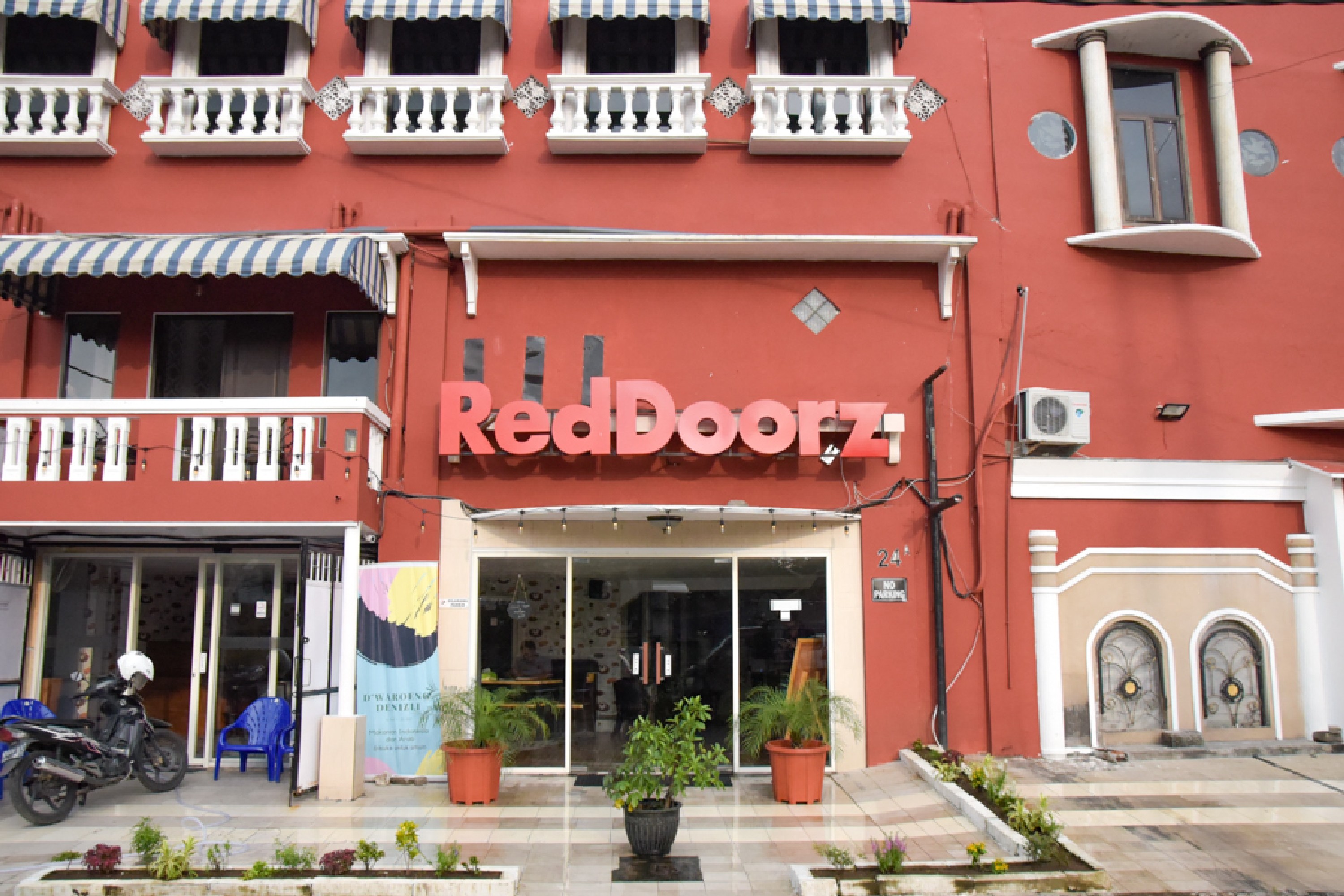 Reddoorz Near Pelabuhan Tanjung Perak 2 Surabaya 2/33