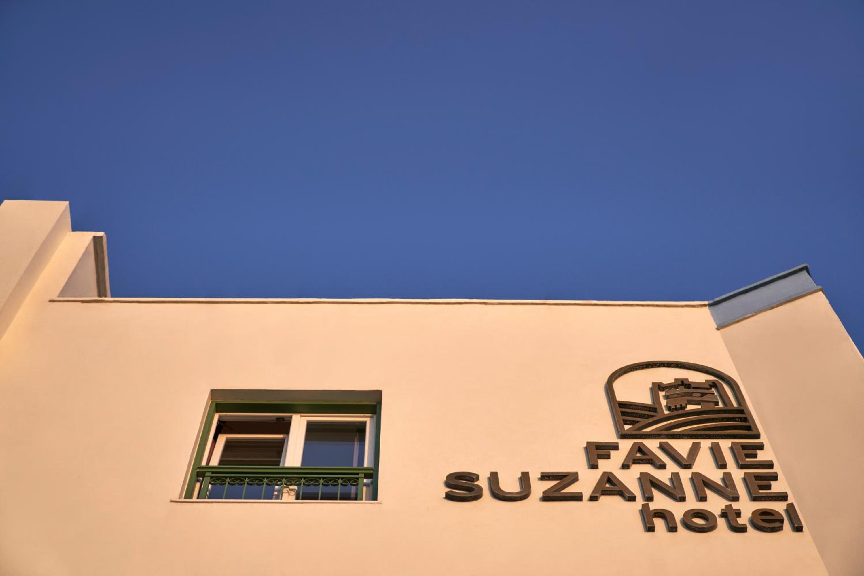 Favie Suzanne Hotel 1/18