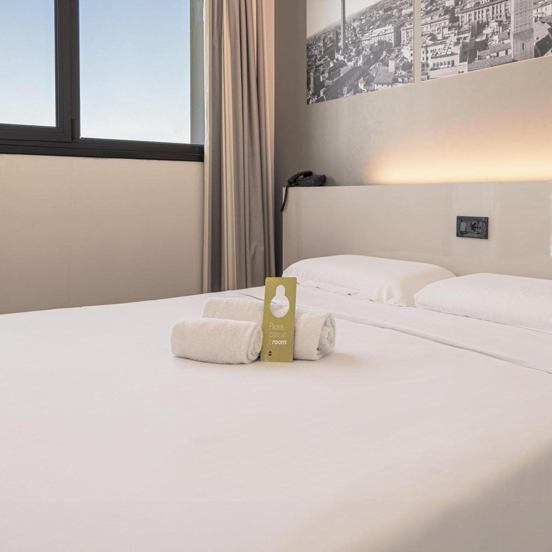 Deluxe, Double Bed