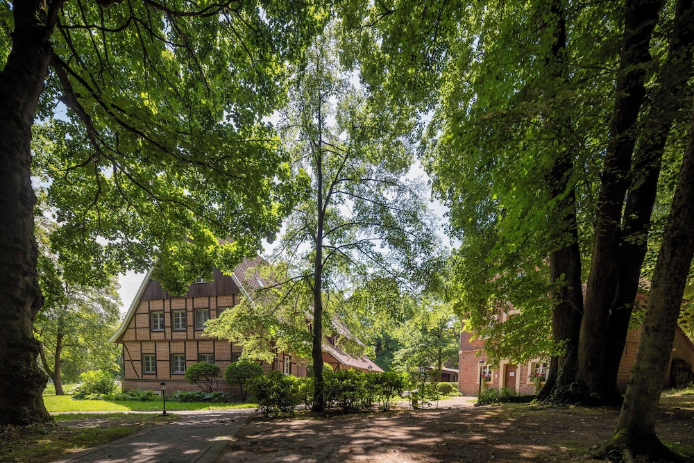 Parkhotel Schloss Hohenfeld (Parkhotel Hohenfeld) 7/65