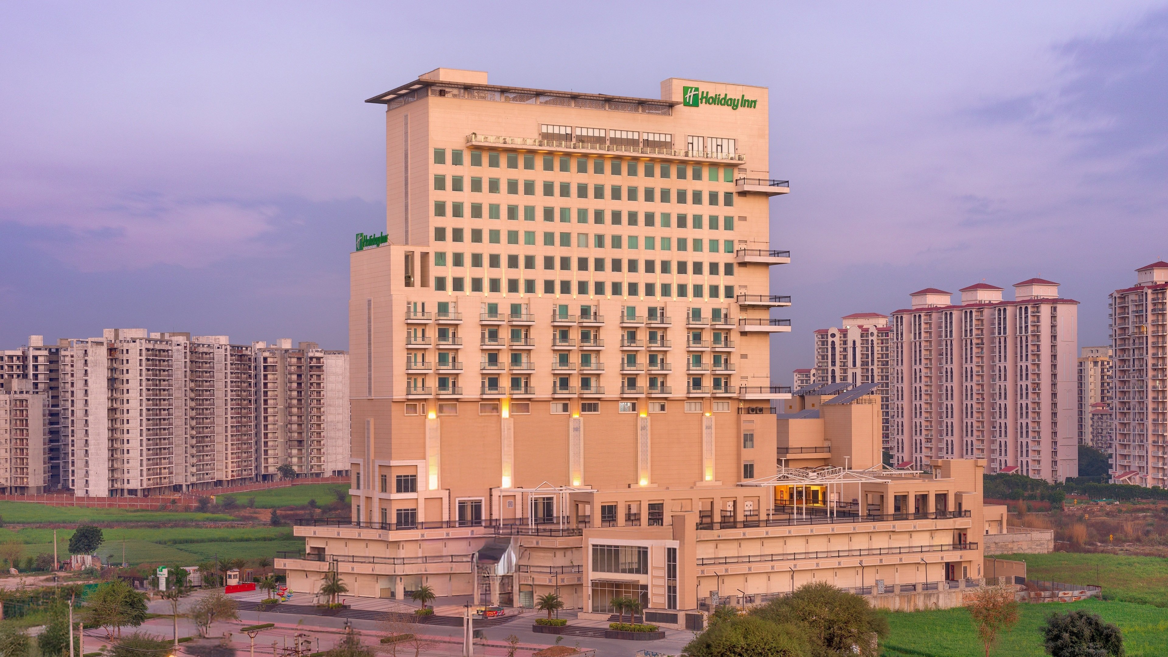 Holiday Inn Gurugram Sector 90 3/77