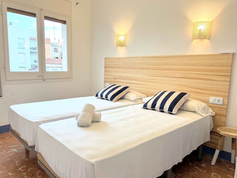 Hostal Mas 18/42