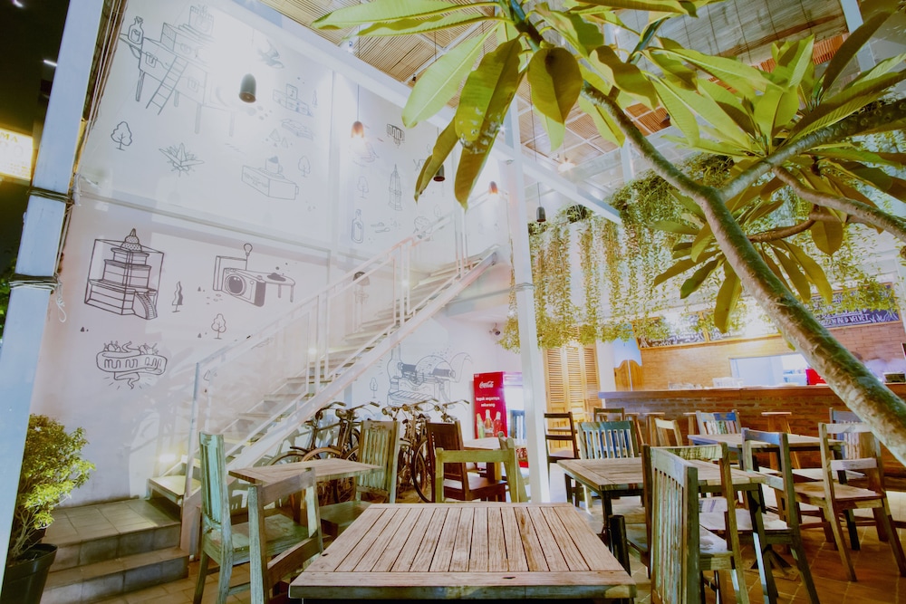 Adhisthana Hotel 59/69
