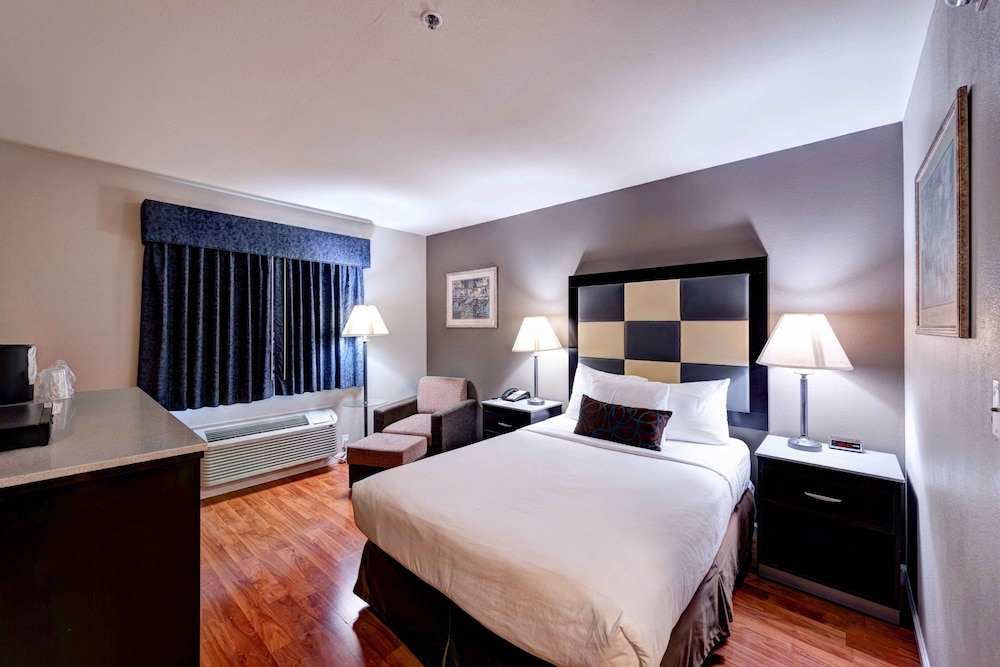 Surestay Plus Hotel By Best Western Redding 7/24