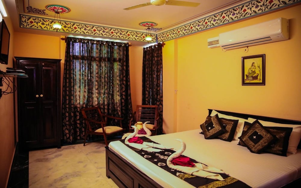 Nahar Singh Haveli 21/47