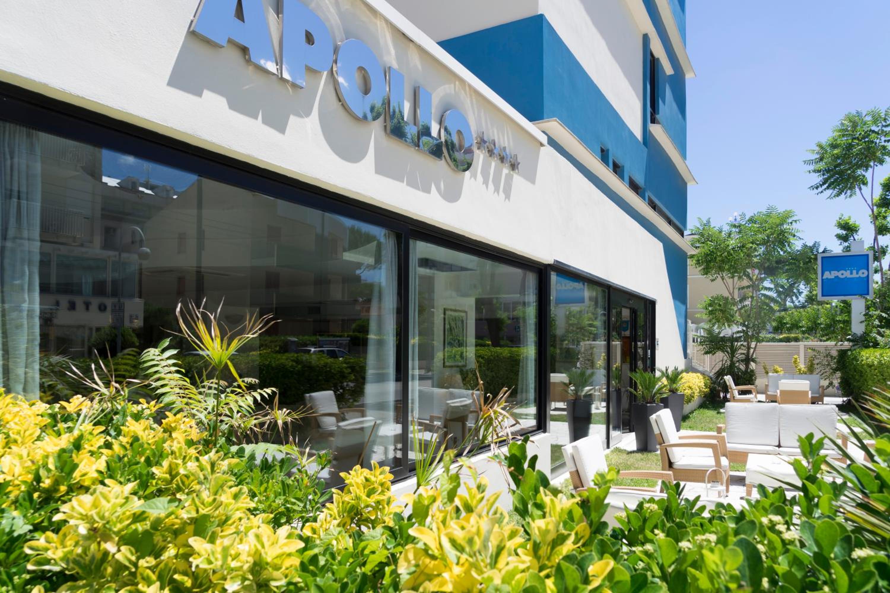 Hotel Apollo 4/50