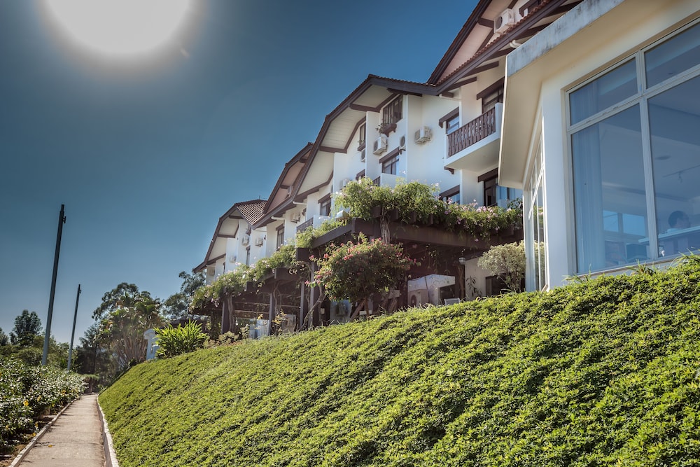 Monthez Hotel & Eventos 63/65