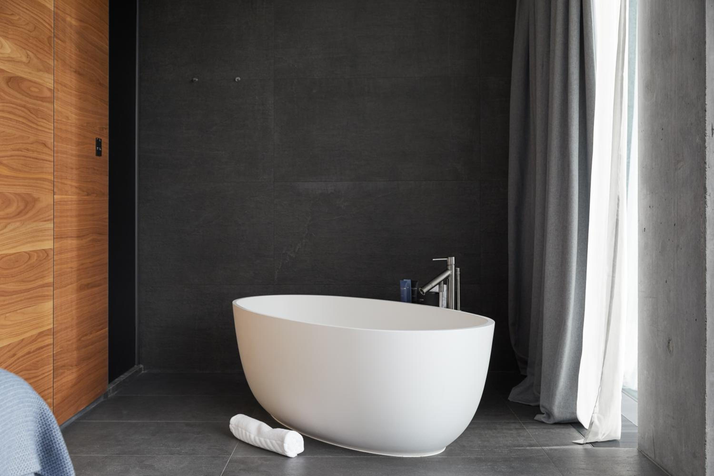 Mos, Junior Suite, The Retreat at Blue Lagoon Iceland 3/5