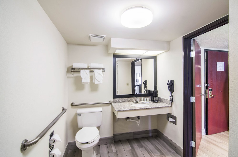 Quality Inn near University of Mobile 21/50