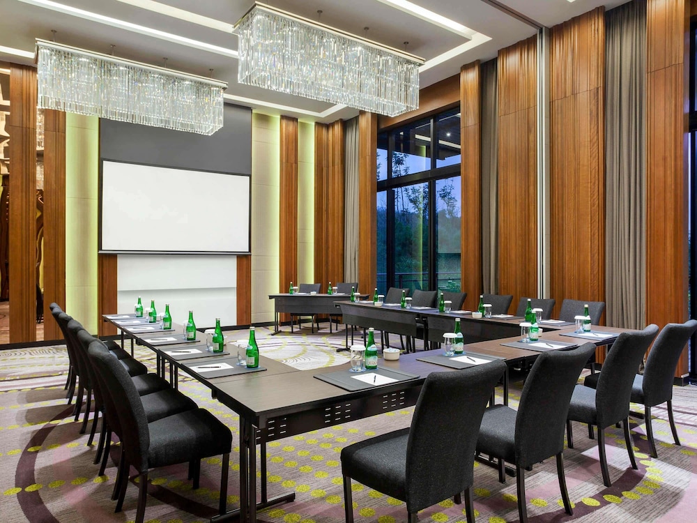 Pullman Ciawi Vimala Hills Resort Spa and Convention 66/76