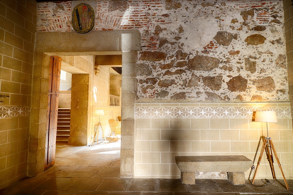 Rusticae Palacio Carvajal Giron 30/63