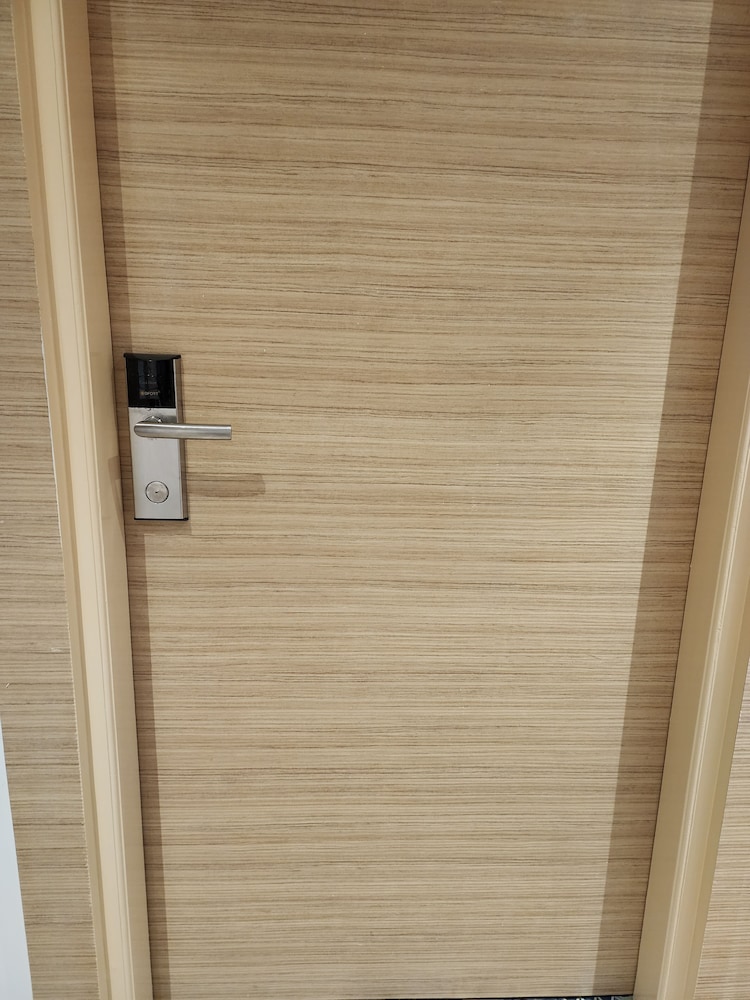 Hotel Square 9 Inn 18/23