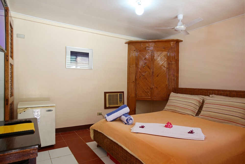 El Galleon Beach Resort Asia Divers 37/68