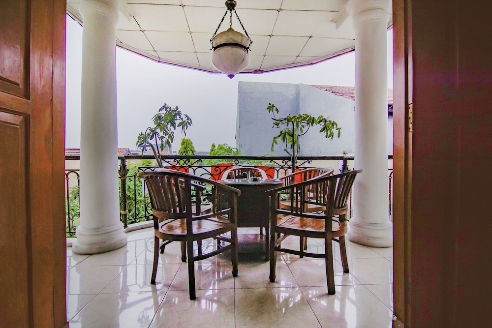 OYO 90094 Gayatri Residence 21/30