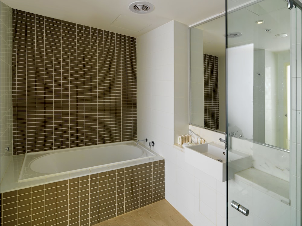 Sage Hotel Wollongong 20/75