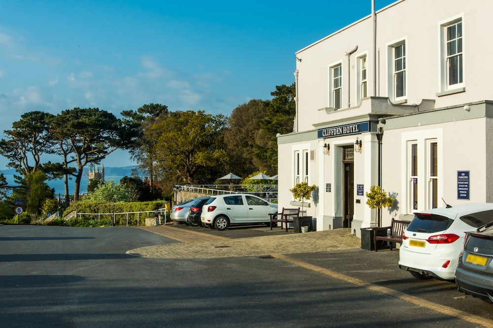 Cliffden Hotel 54/66