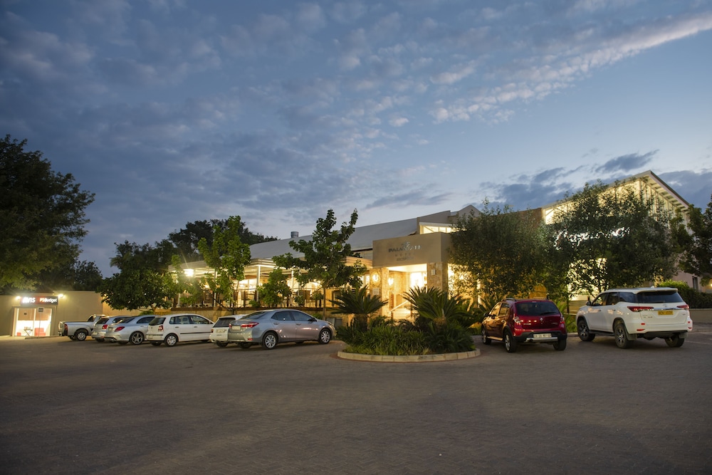 Palm Park Hotel 24/32