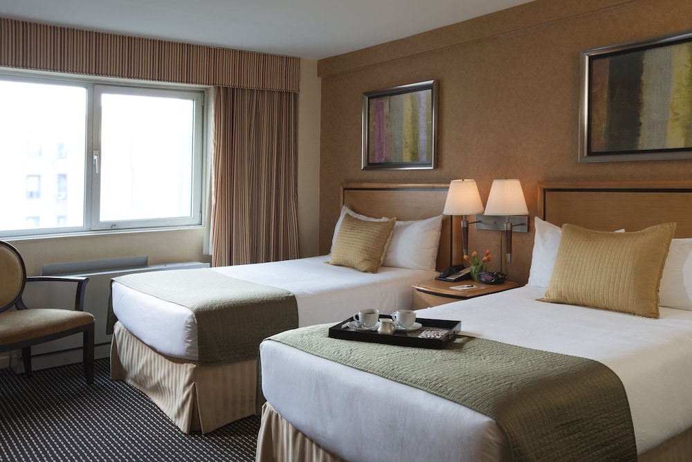 Room at Skyline Hotel New York, NEW YORK - NY