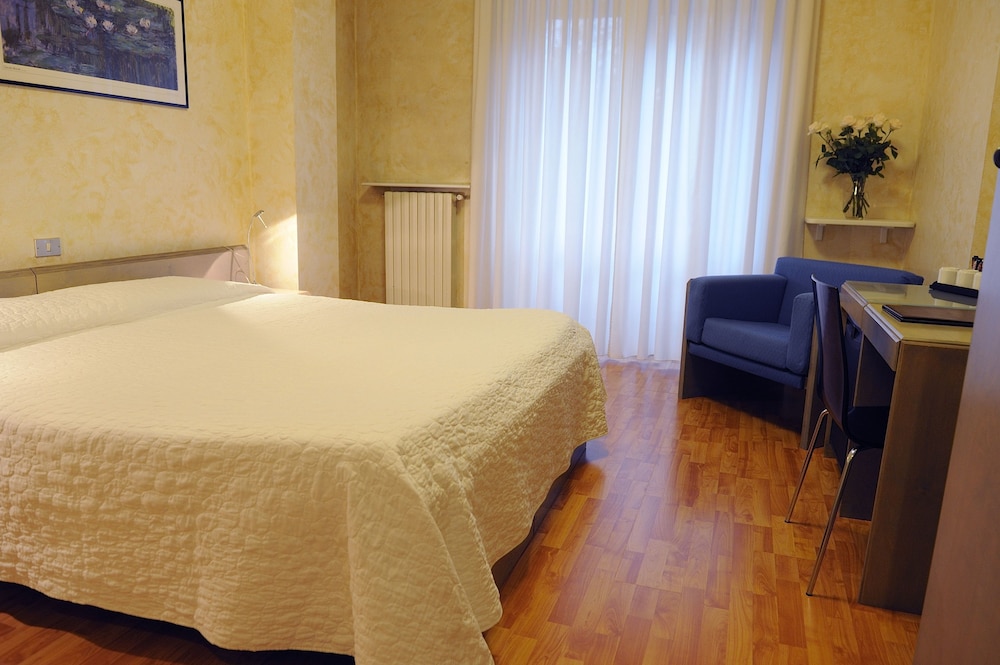 غرفة عائلية بسرير كوين وسريرين منفصلين، Lis Hotel 2/10