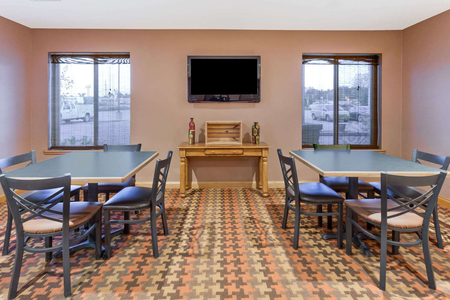 Super 8 by Wyndham Cloverdale IN 9/10