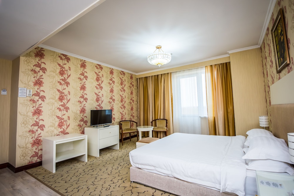 G Empire Hotel 12/66