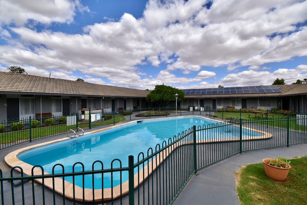 Townhouse Motel Cowra 56/56