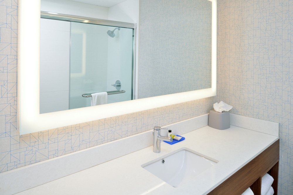 Holiday Inn Express Santa Rosa North An Ihg Hotel 8/40