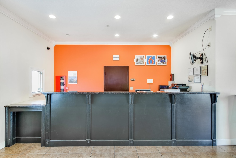 Lobby at Motel6 Hinesville, GA, HINESVILLE - GA