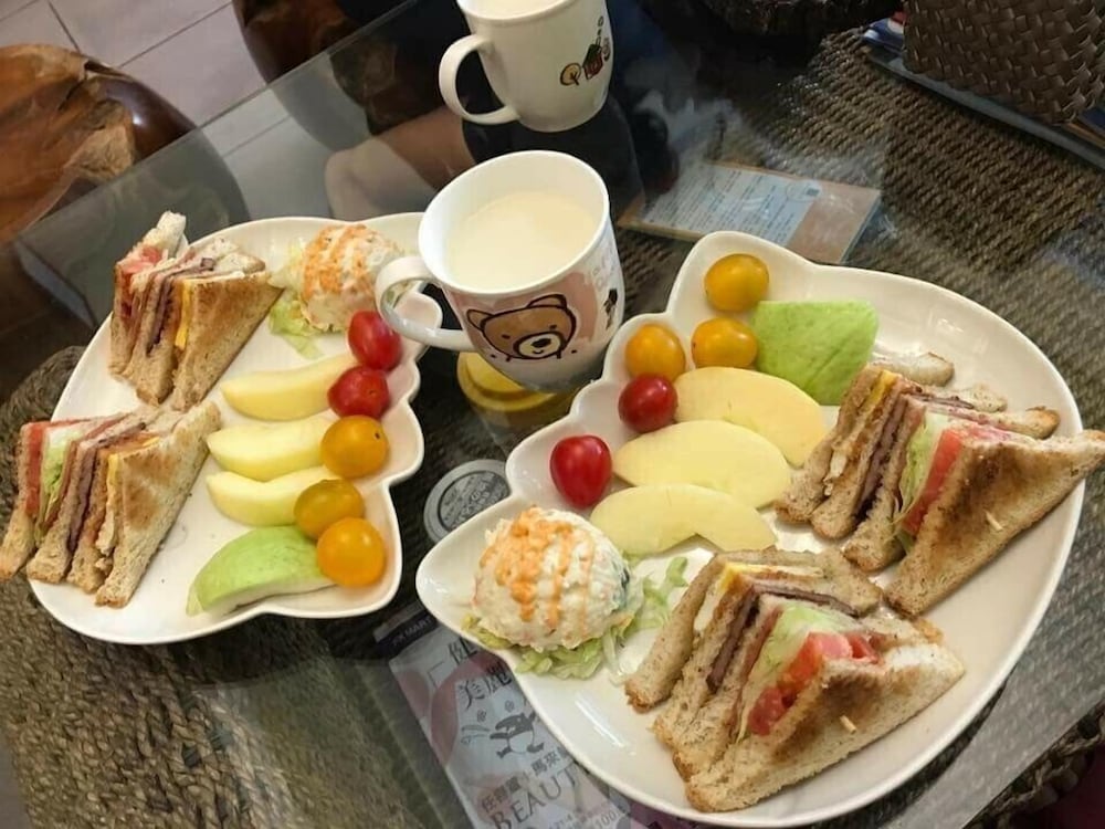 Feng's B&amp;B 25/30
