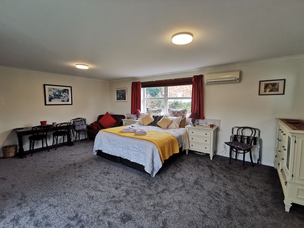 1 BEDROOM, DELUXE, DOUBLE OR TWIN BED, COURTYARD VIEW, PATIO