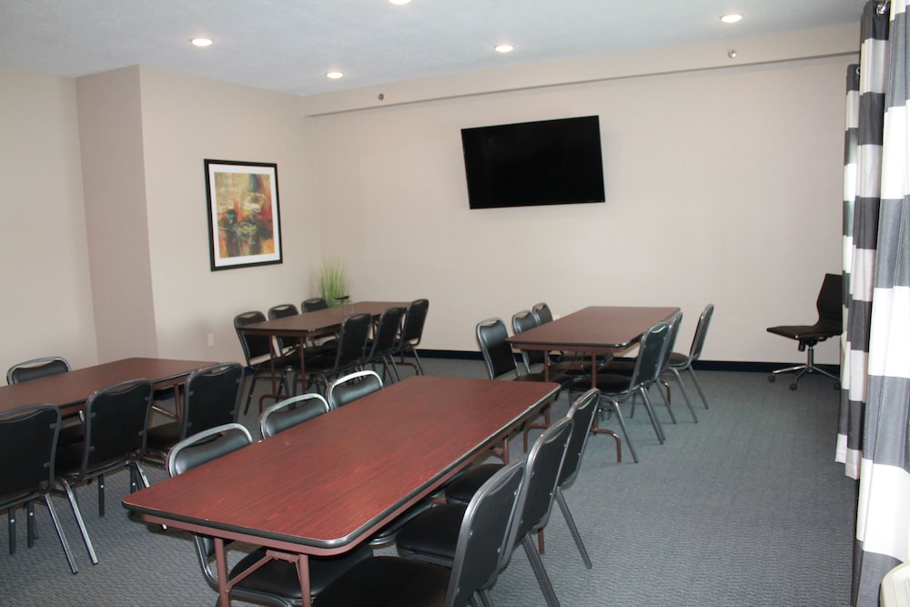 Brookstone Lodge Suites 38/43