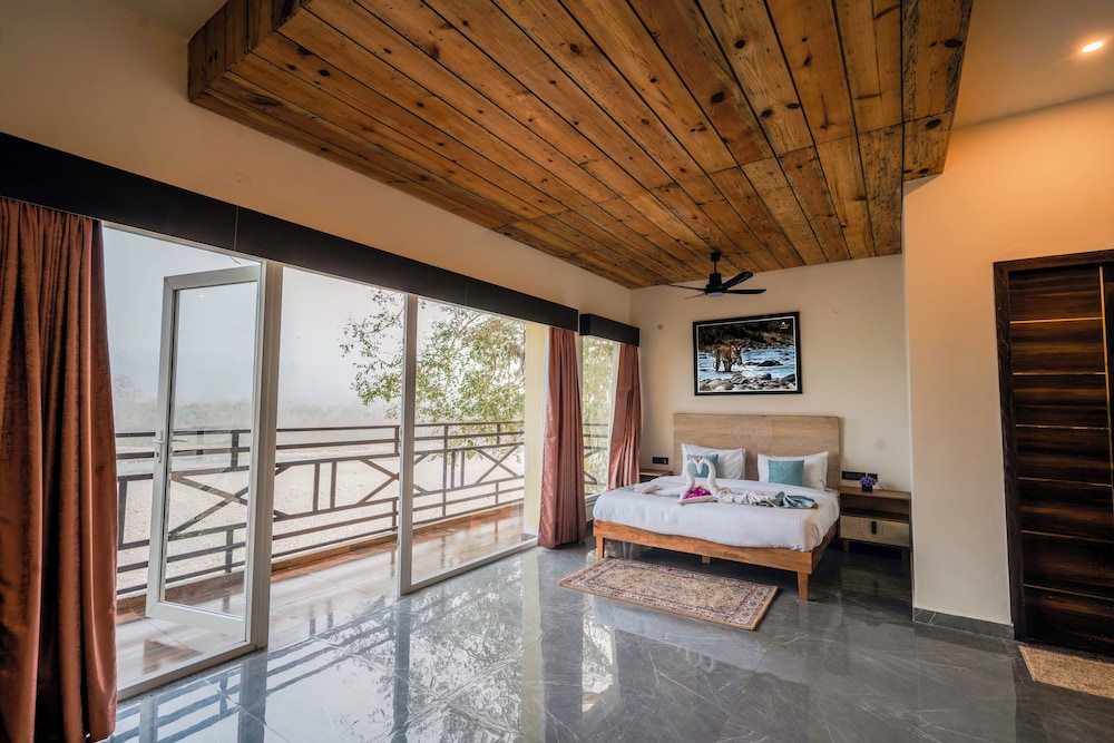 LA PERLE RIVER RESORTS 25/50
