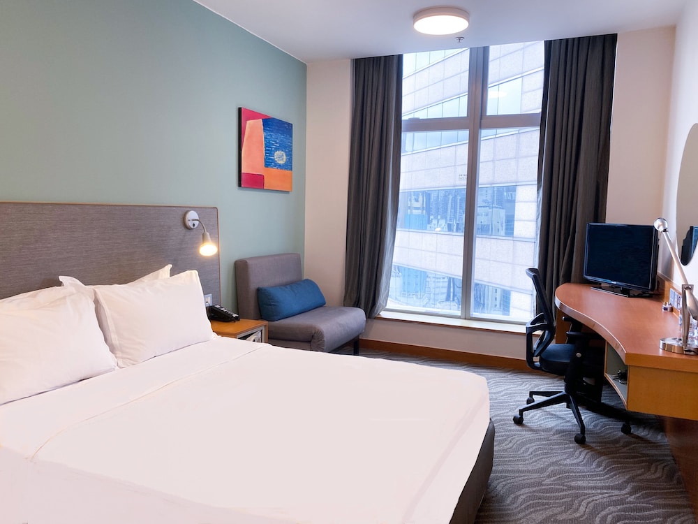 STANDARD, QUEEN BED