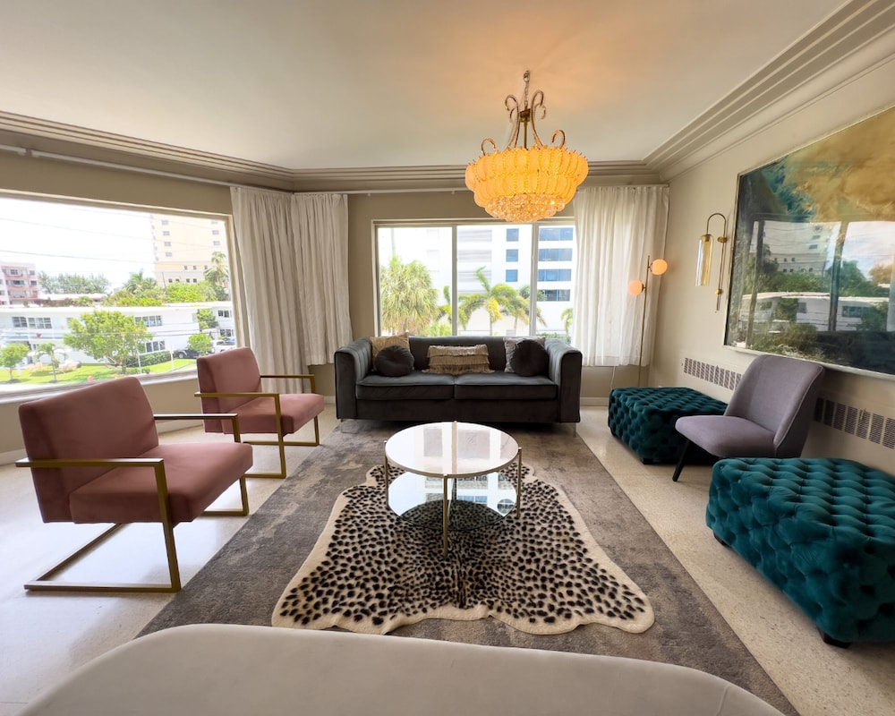 North Beach Hotel 47/76