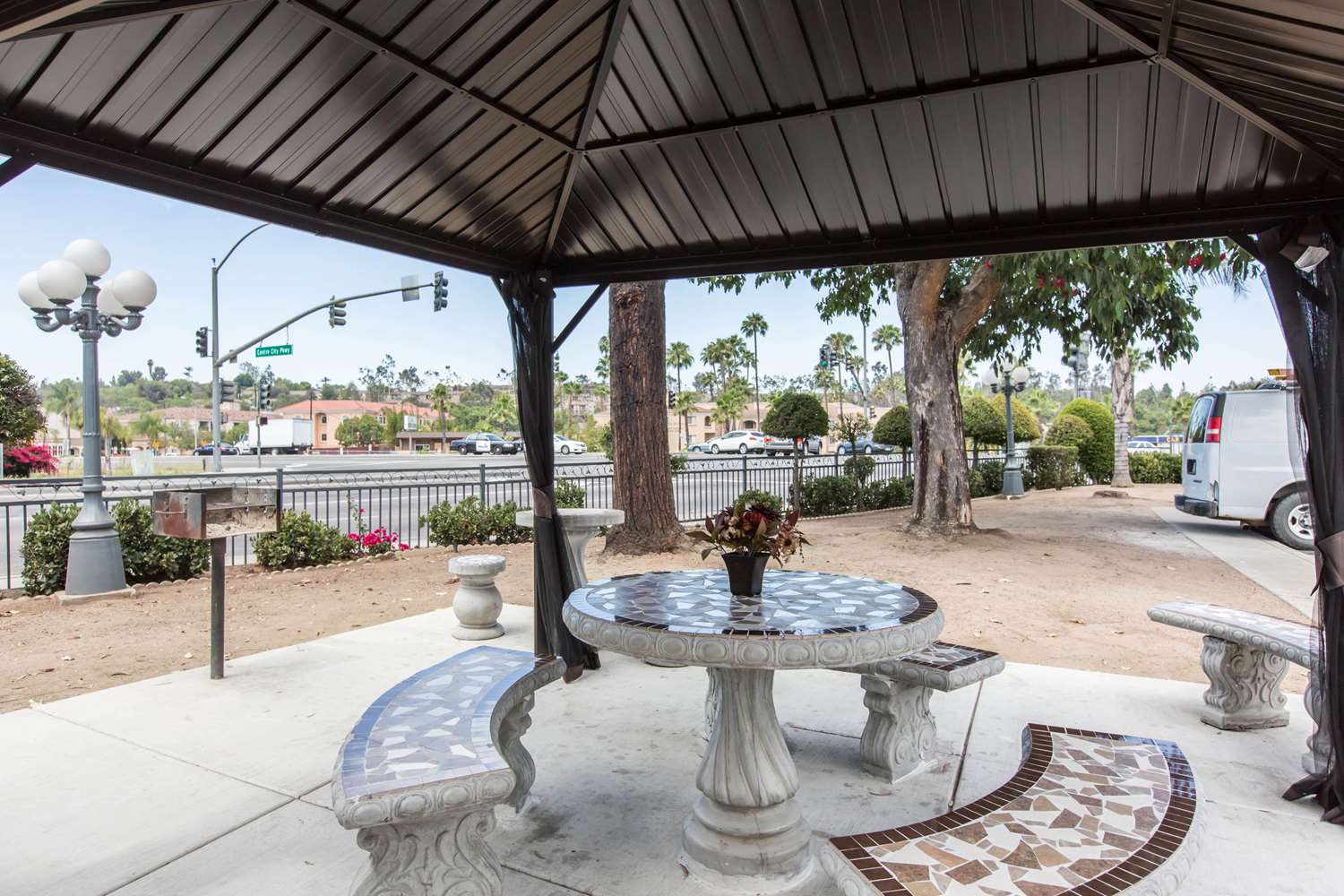 Rodeway Inn Escondido Downtown 26/34