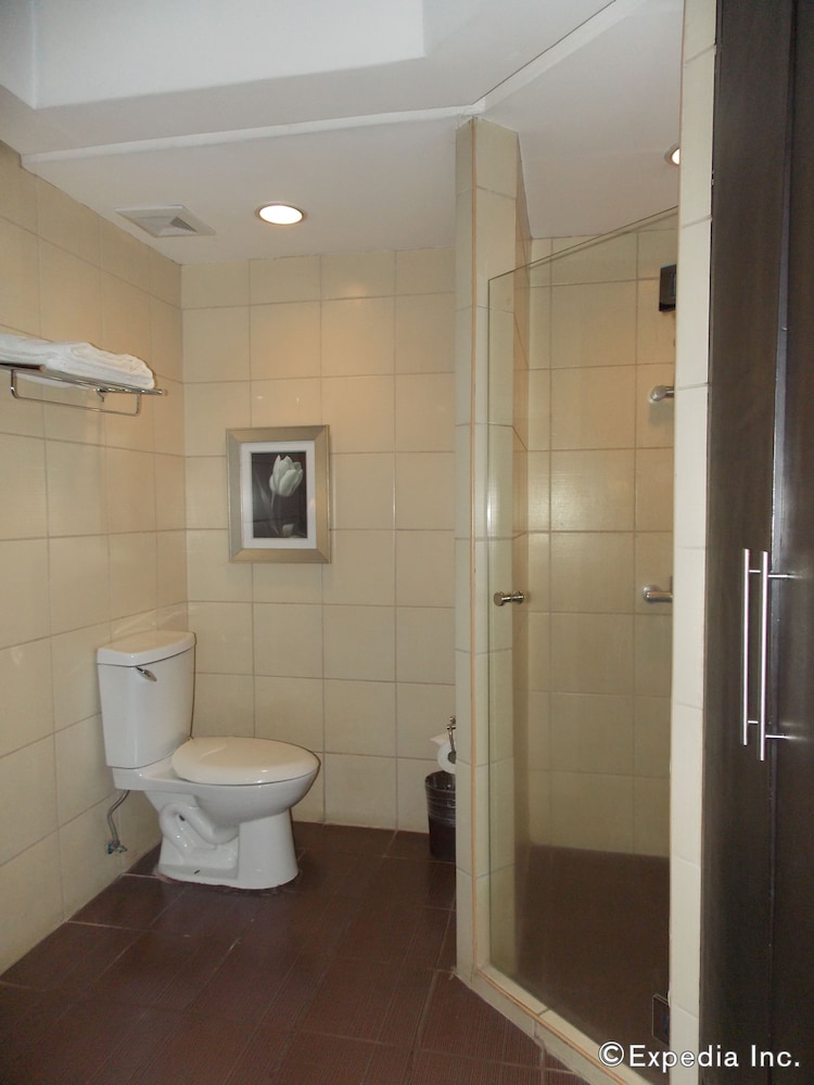 Planta Centro Bacolod Hotel Residences 42/46