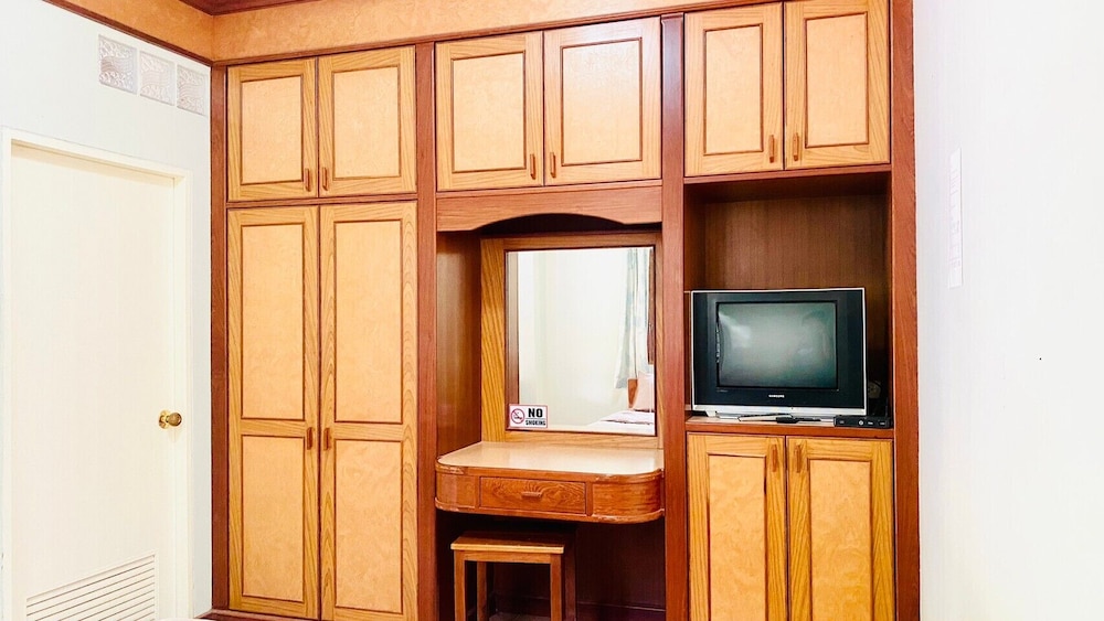 Phuphan Park Hotel 42/50