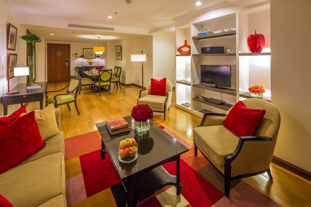 Discovery Suites 32/51