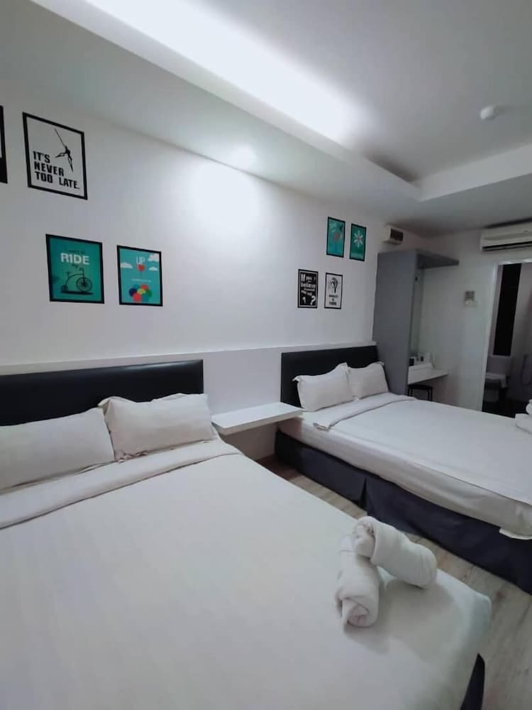 Hotel Zamburger Plaza Mahkota 21/67