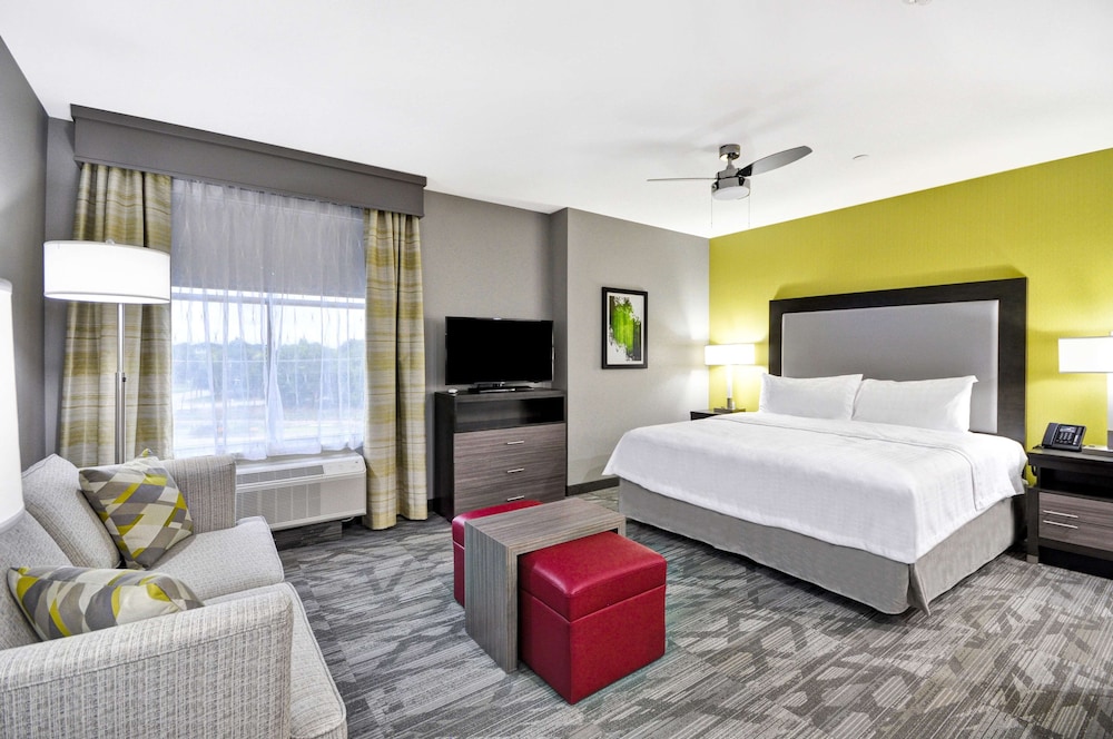 PREMIUM, STUDIO, KING BED, ACCESSIBLE