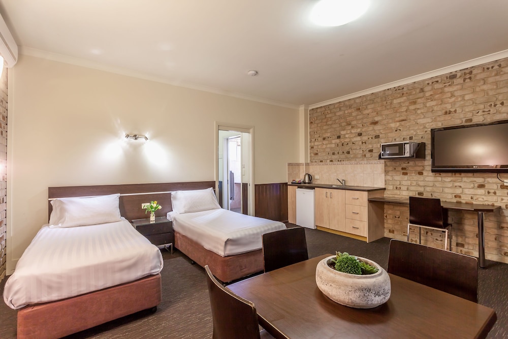 Highlander Motor Inn 19/37
