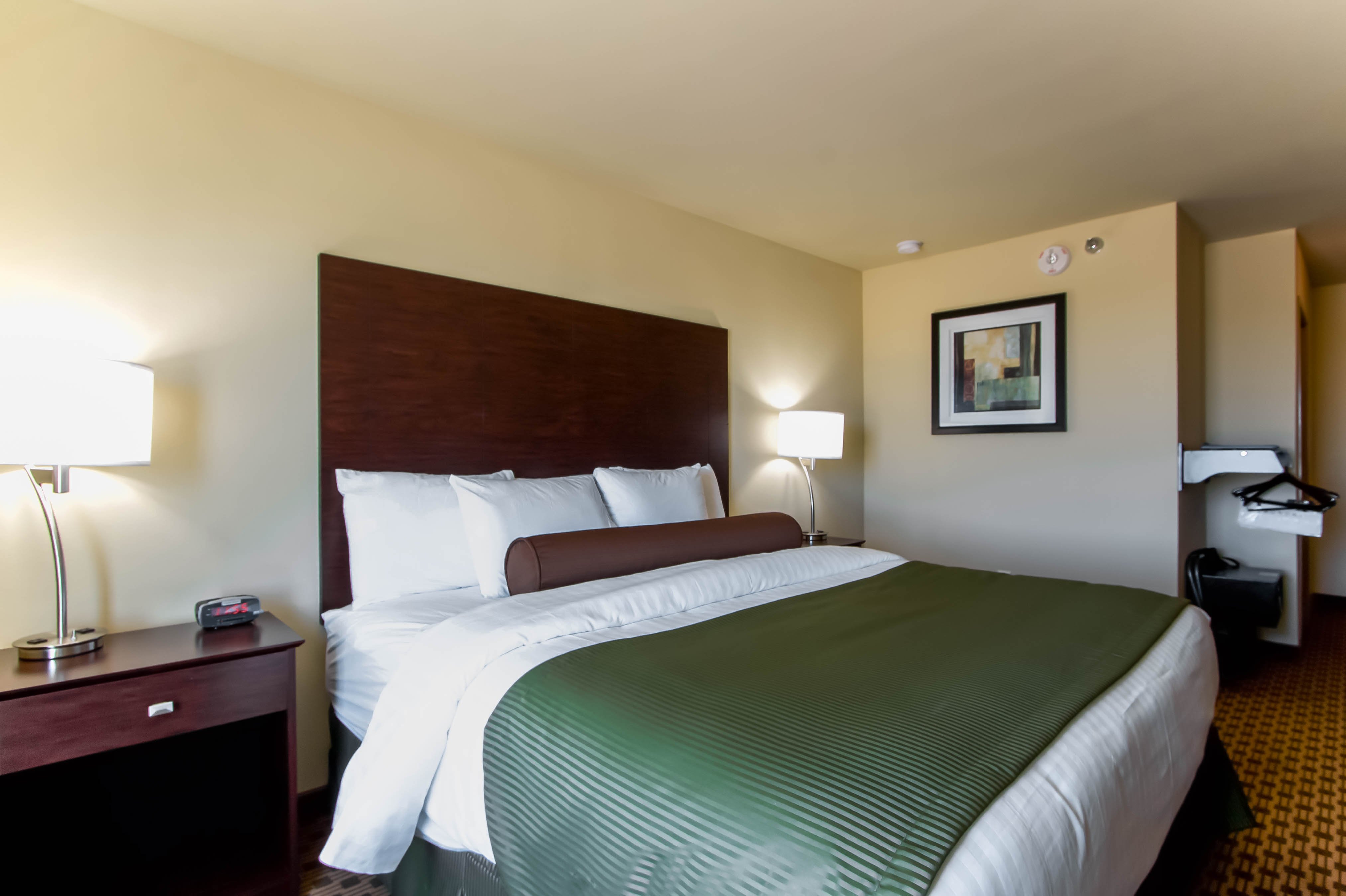 Cobblestone Inn Suites Eads 7/25