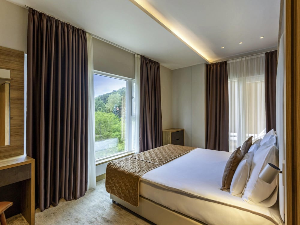 Executive, Suite, King Bed, Balcony