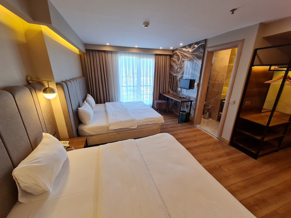 Air Boss Hotel 20/48